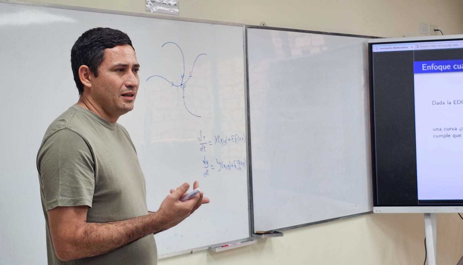 Dr. Dimas Tejada expone sobre campos Morse-Smale