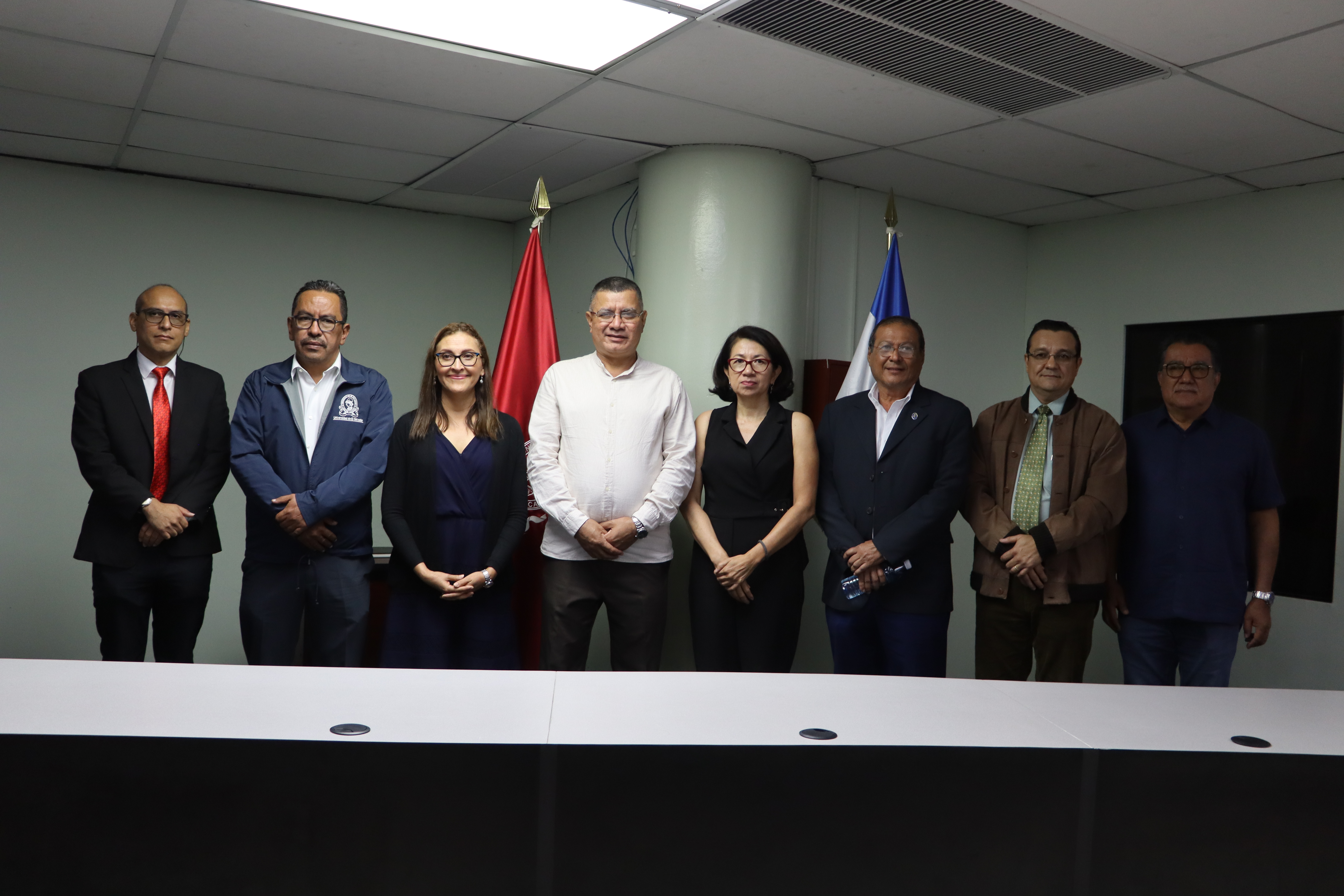 Facultad participa en Conversatorio sobre impactos de la minería