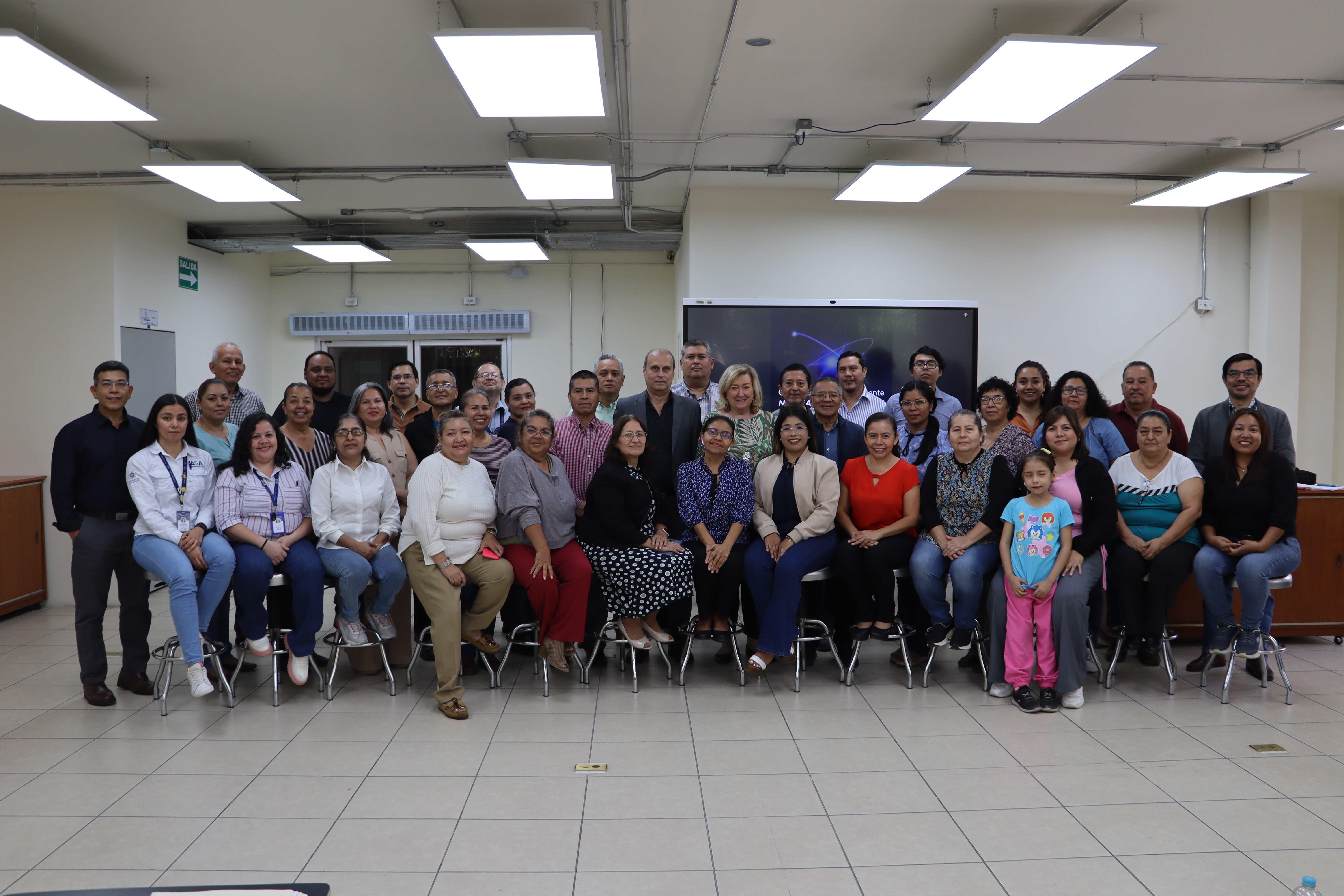 Facultad clausura el Curso para docentes ‘Nucleando El Salvador’