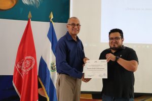 Facultad clausura congreso de Investigación 2025