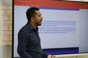 Seminario sobre hipersuperficies en variedades semi-Riemannianas