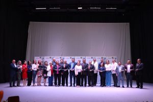 Autoridades participan en 185 aniversario de la UES