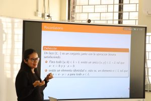 Escuela de Matemática estudia solenoides y girogrupos